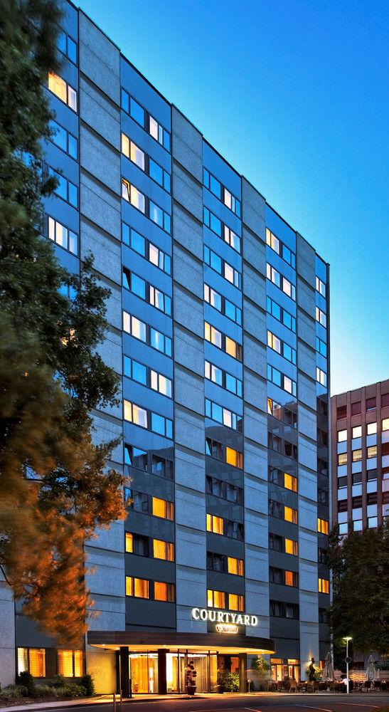 Courtyard By Marriott Duesseldorf Seestern Bagian luar foto