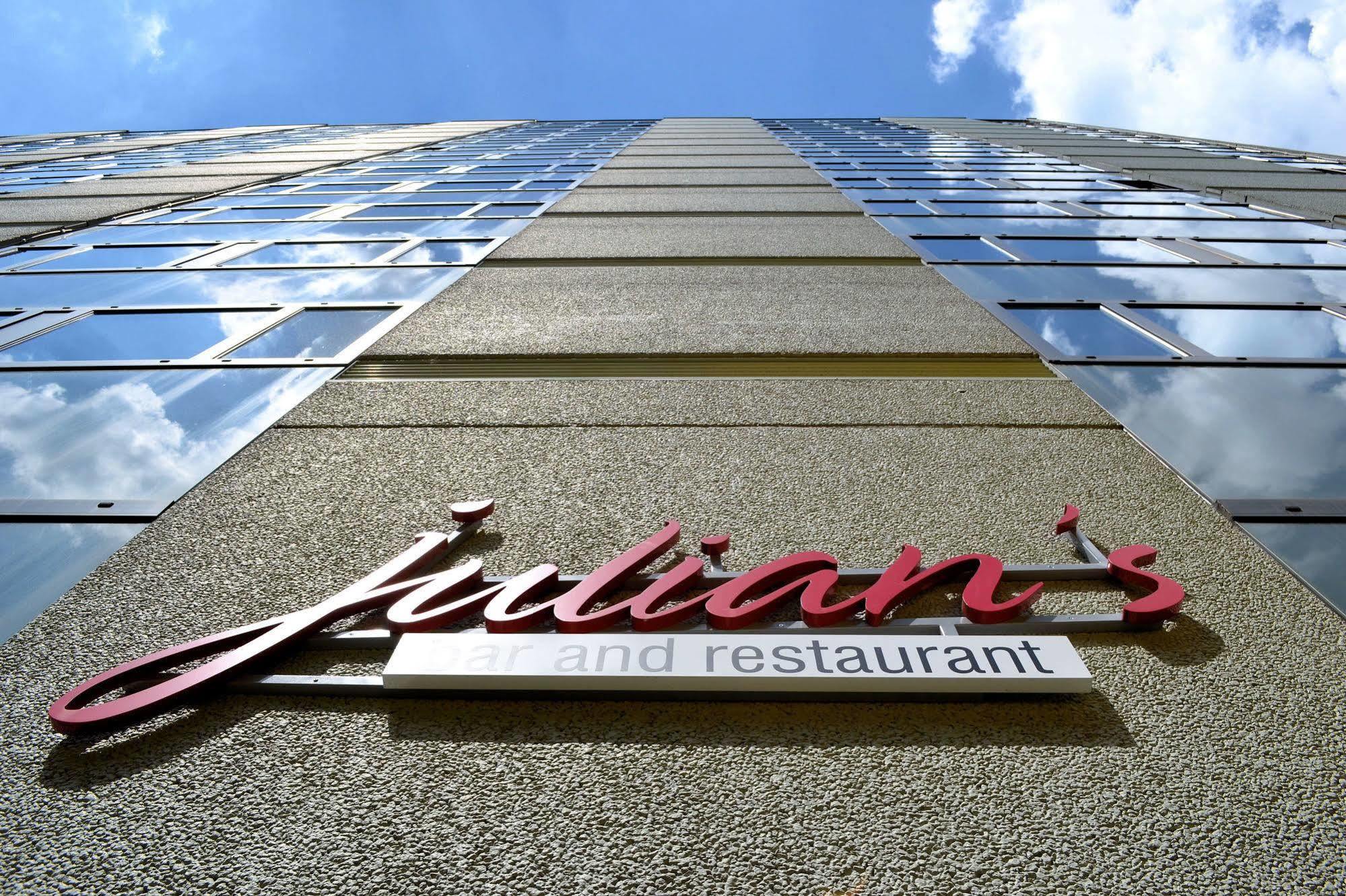 Courtyard By Marriott Duesseldorf Seestern Bagian luar foto