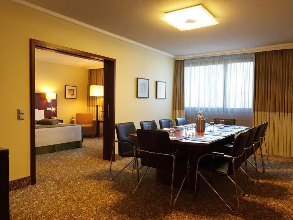 Courtyard By Marriott Duesseldorf Seestern Bagian luar foto